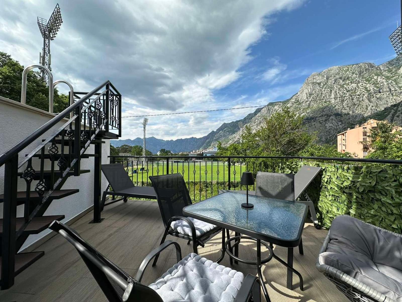 Sunshine Apartment With Private Pool And Parking Kotor Exterior photo
